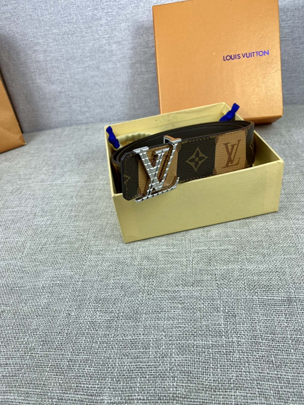 激安ルイヴィトンベルト着用イメージ